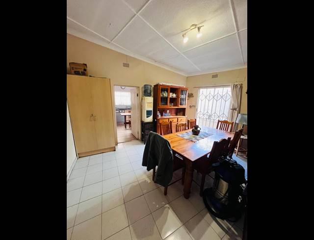 4 BEDROOM HOUSE FOR SALE IN REGENTS PARK